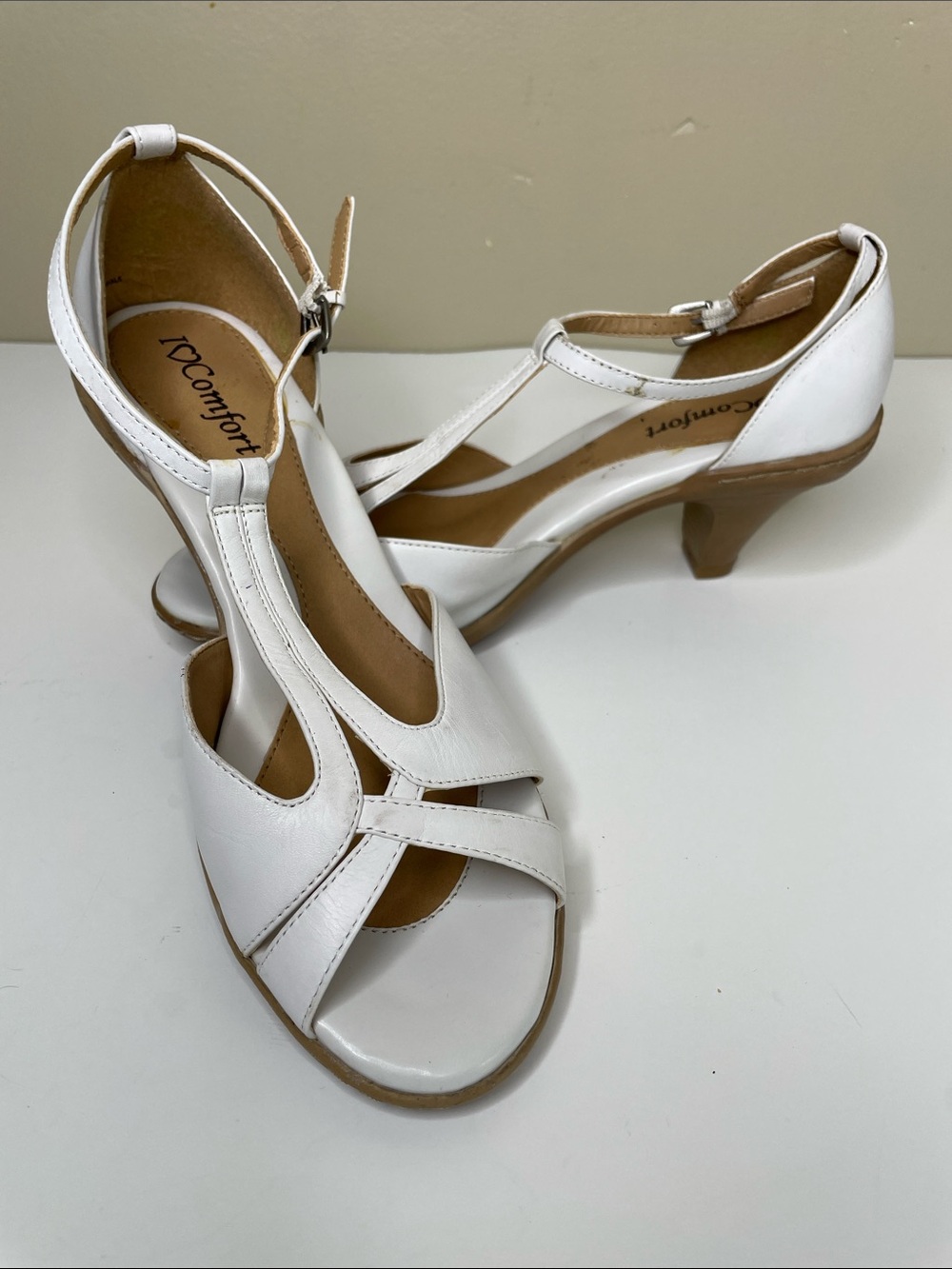 I LOVE COMFORT White Leather T-Strap Cushioned Insole Kitten Heel Sandals 7.5M - Picture 12 of 13